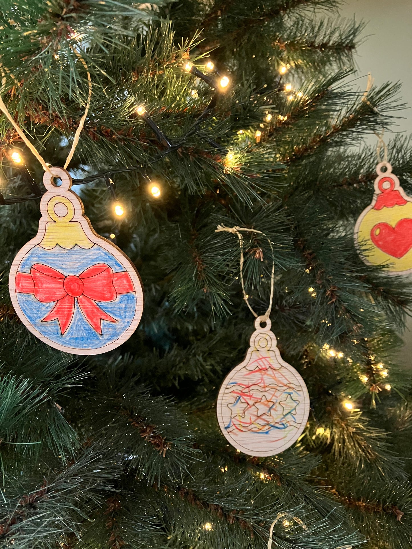 Kerstballen versieren